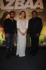 Aishwarya Rai Bachchan, Sashiin Joshi, Sanjay Gupta at Jazbaa premiere on 8th Oct 2015